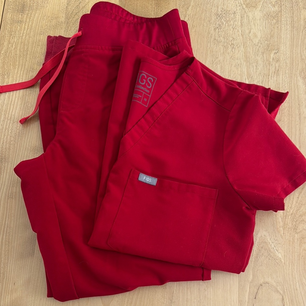 FIGS WINNING RED Scrub Set
